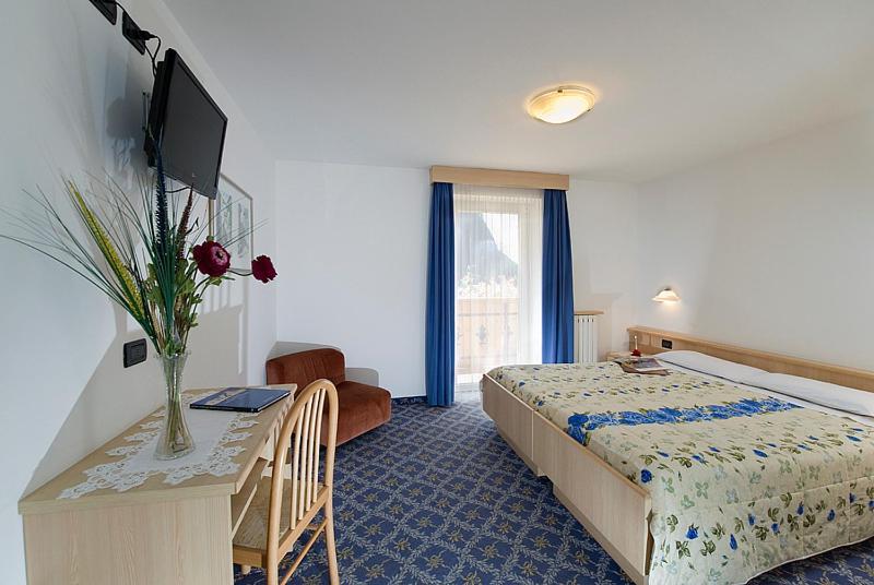 Albergo Fiordaliso Canazei Phòng bức ảnh